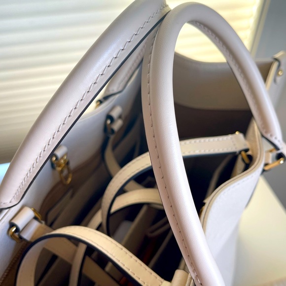 Louis Vuitton Onthego Creme Empreinte GM Limited Edition - Picture 4 of 15